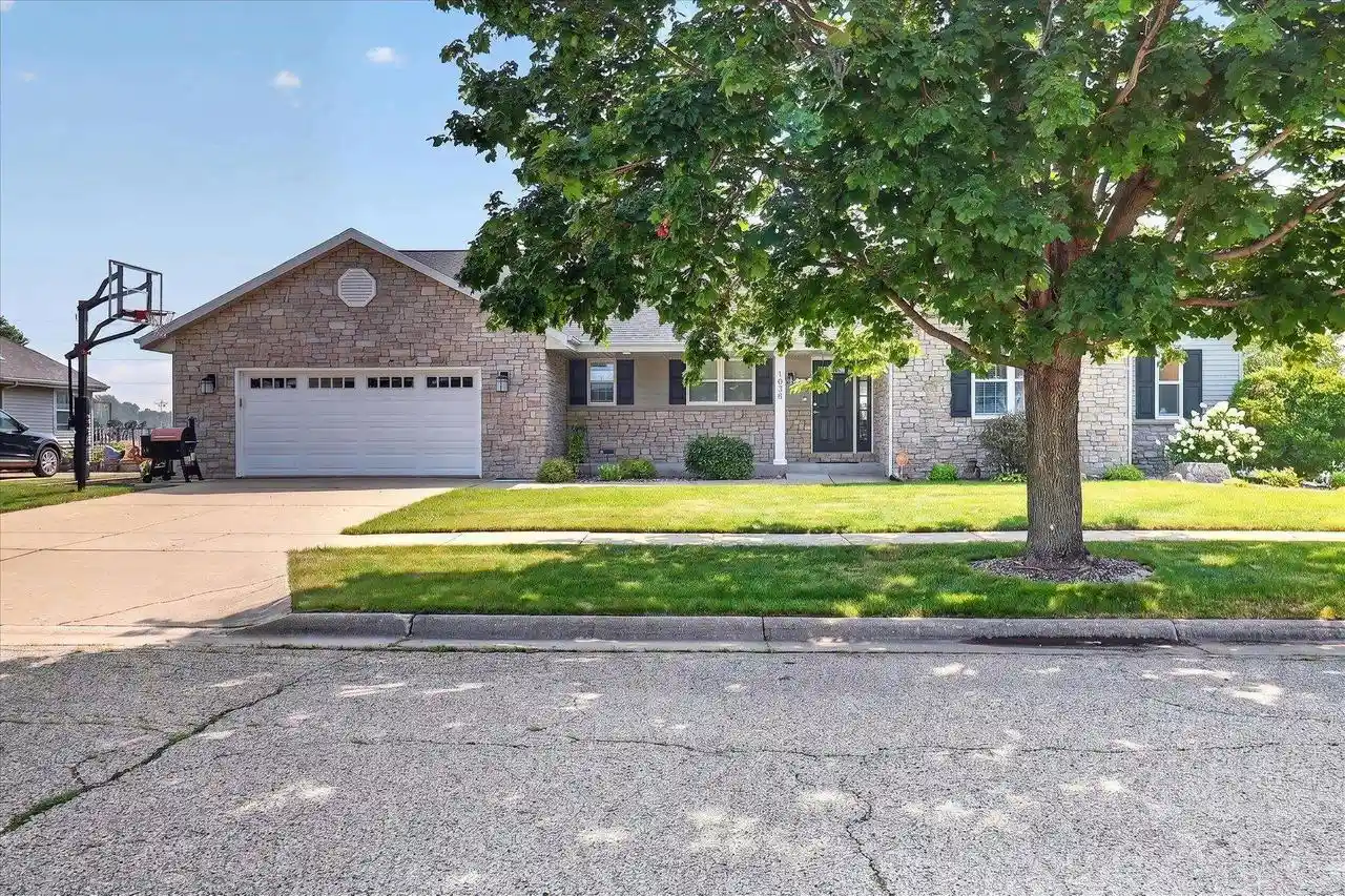 1st image of 1038 Summerhill Dr Dr, Janesville, WI 53546 | MLS# 2028411
