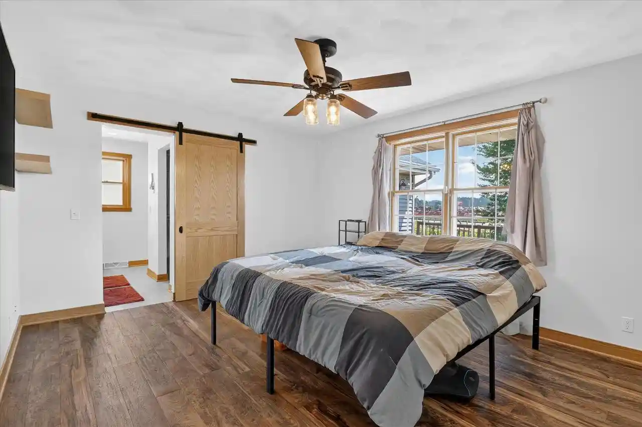 4th image of 1038 Summerhill Dr Dr, Janesville, WI 53546 | MLS# 2028411