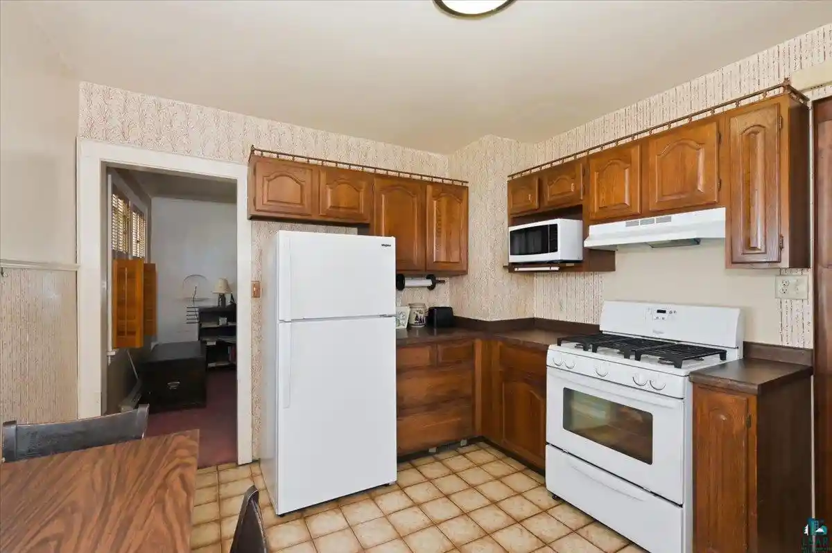 3rd image of 816 N 19Th St St, Superior, WI 54880 | MLS# 6126840