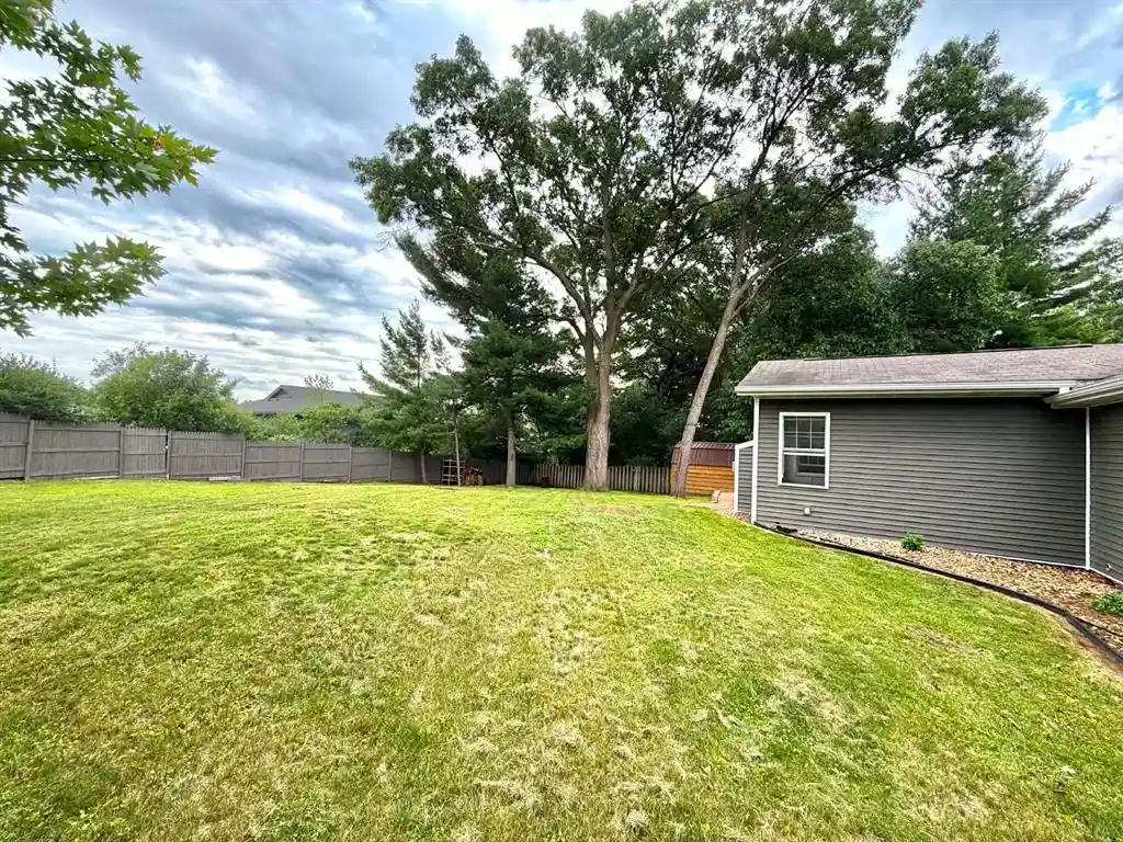 2nd image of 718 Farr Court Court, Eau Claire, WI 54701 | MLS# 1603328