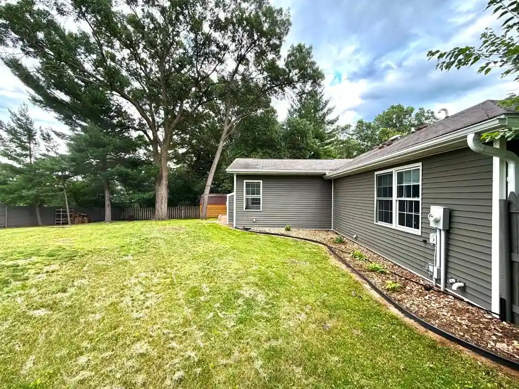38th image of 718 Farr Court Court, Eau Claire, WI 54701 | MLS# 1603328