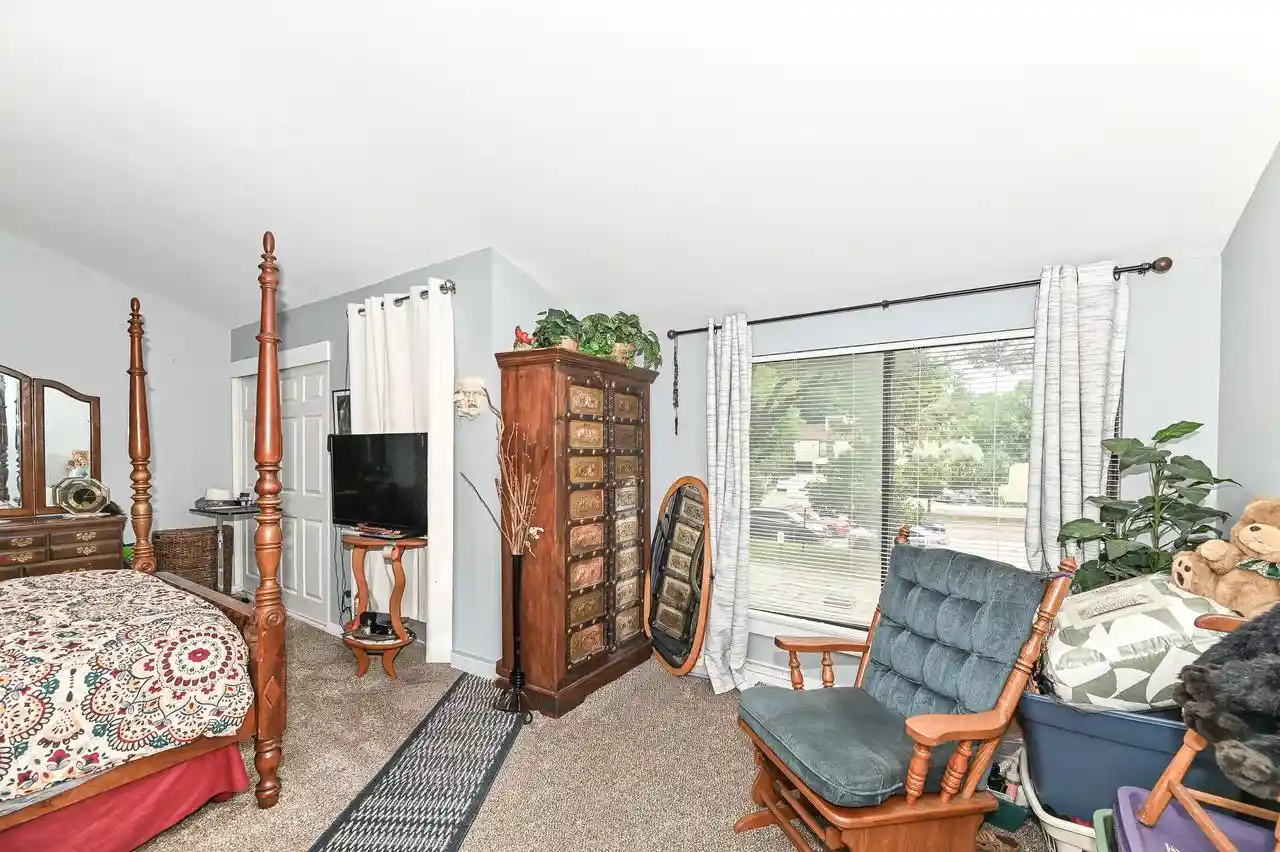 Listing Photo 5 - Condo for sale in building located at 9028 N 70Th St St, Milwaukee, WI 53223 - Unit #5