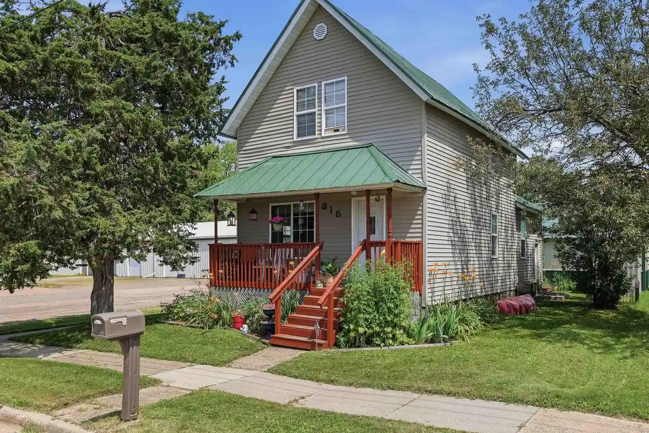 1st image of 315 W Depot Street Street, Marshfield, WI 54449 | MLS# 22603376