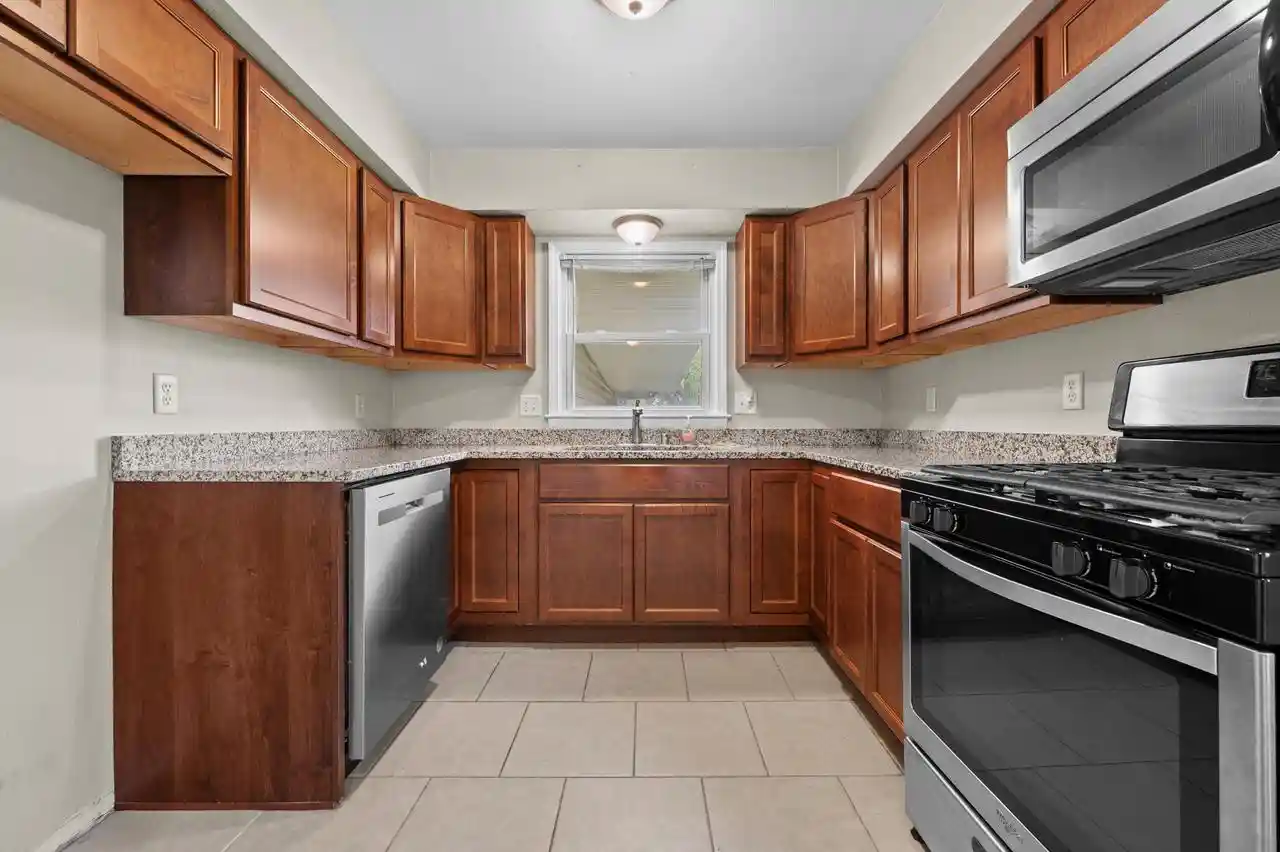 2nd image of W126n7009 Highland Dr Dr, Menomonee Falls, WI 53051 | MLS# 1972406