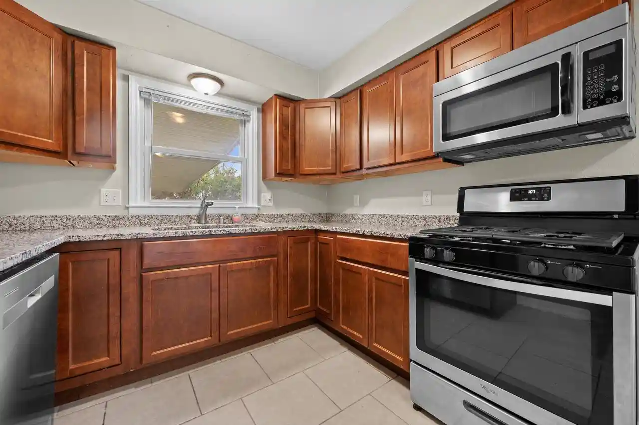3rd image of W126N7009 Highland Dr Dr, Menomonee Falls, WI 53051 | MLS# 1972406