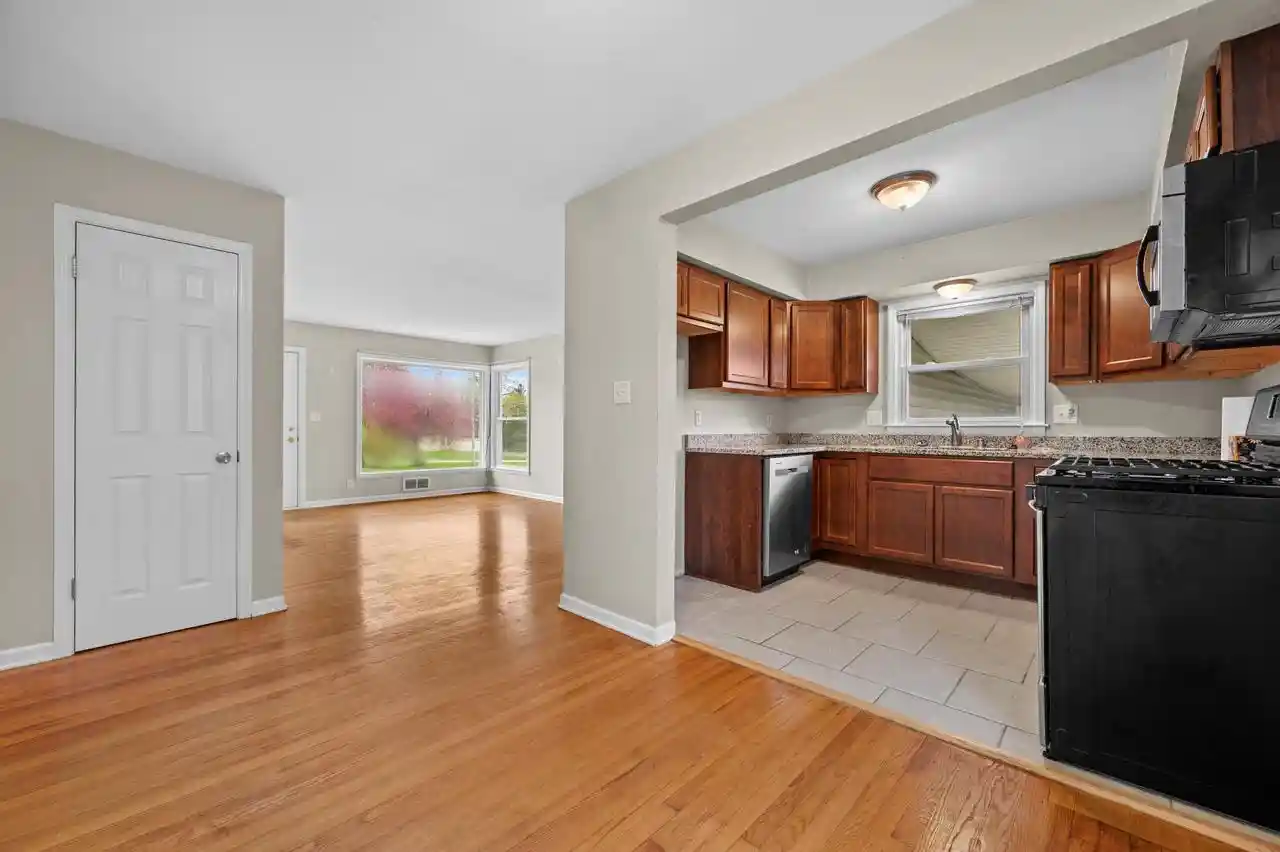 19th image of W126n7009 Highland Dr Dr, Menomonee Falls, WI 53051 | MLS# 1972406