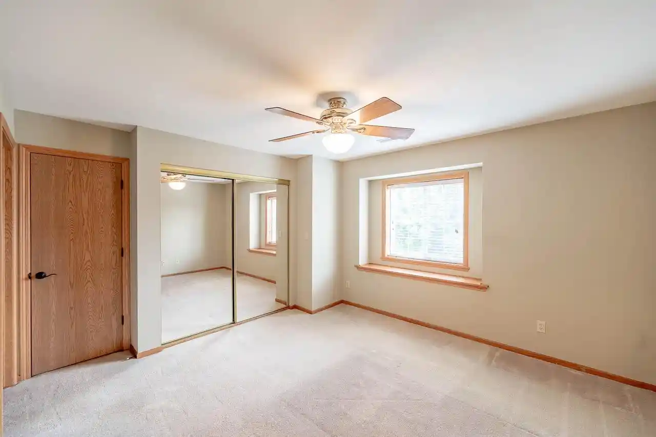 2nd image of 9131 S Aspen Dr Dr #8, Oak Creek, WI 53154 | MLS# 1972407
