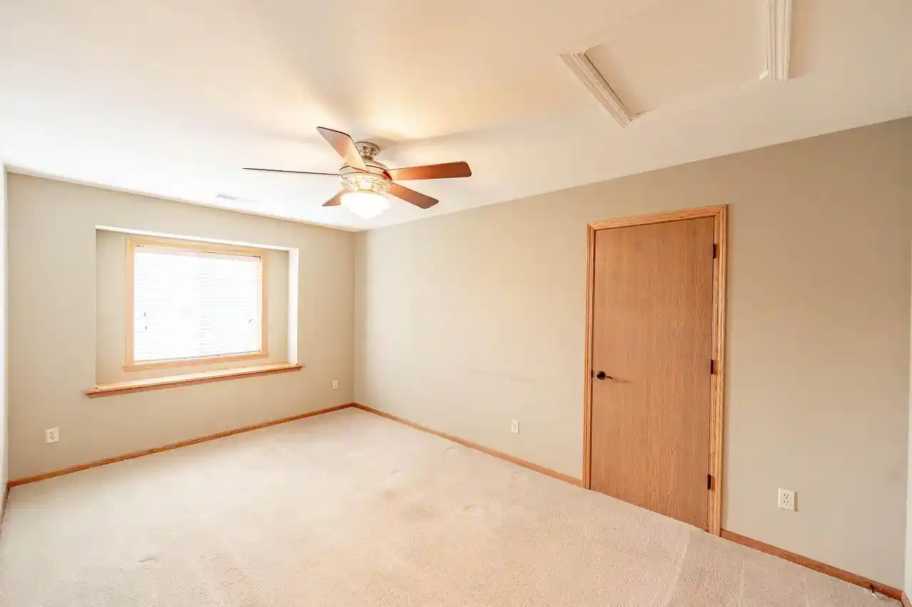 3rd image of 9131 S Aspen Dr Dr #8, Oak Creek, WI 53154 | MLS# 1972407