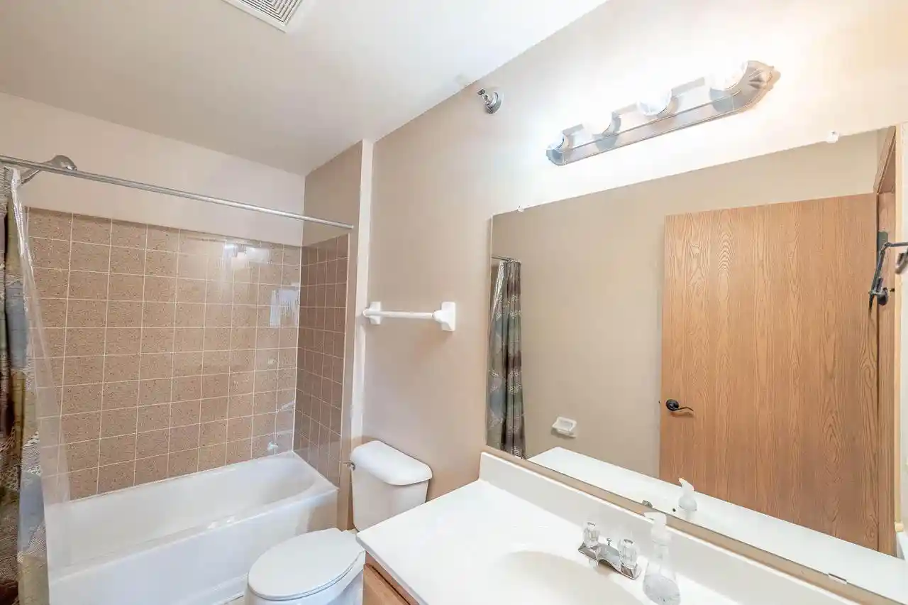 5th image of 9131 S Aspen Dr Dr #8, Oak Creek, WI 53154 | MLS# 1972407