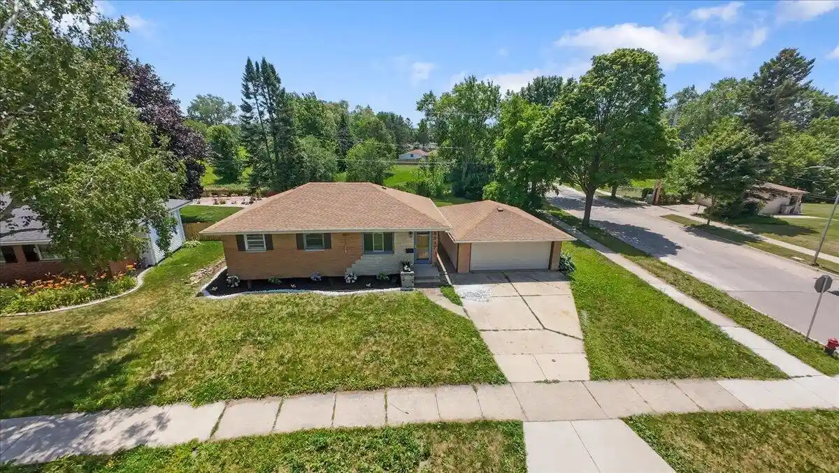 Photo 4 of Sale Pending at 8537 W Denver Avenue Avenue, Milwaukee, WI 53224 | MLS# 1972412 | Listing updated on 2026-07-26