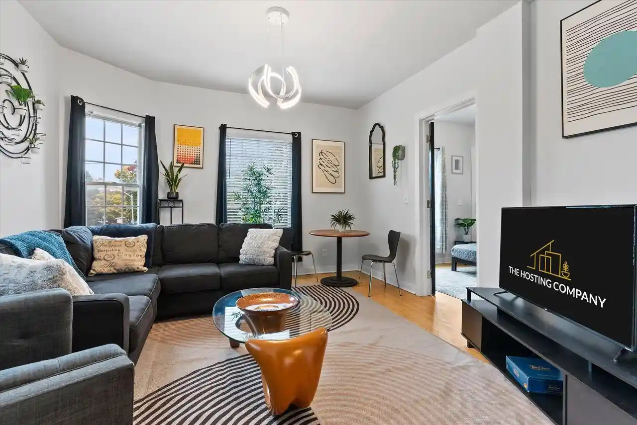 4th image of 600 W Garfield Avenue Avenue #602, Milwaukee, WI 53212 | MLS# 1972432