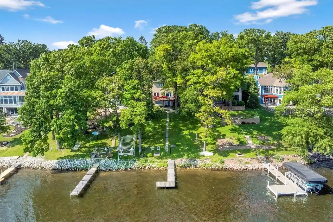 1st image of N37w26687 Kopmeier Dr Dr, Pewaukee, WI 53072 | MLS# 1972437