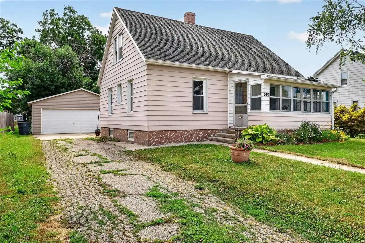 1st image of 510 S Center Avenue Avenue, Jefferson, WI 53549 | MLS# 2028437