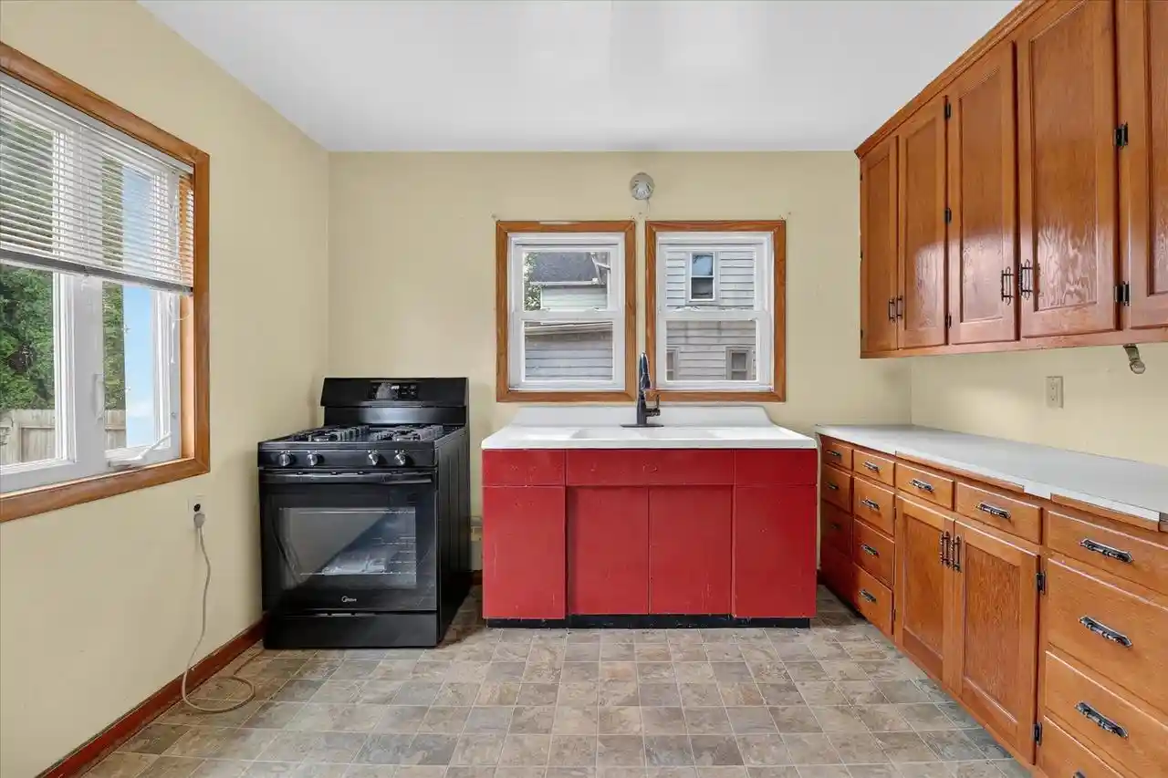 24th image of 510 S Center Avenue Avenue, Jefferson, WI 53549 | MLS# 2028437