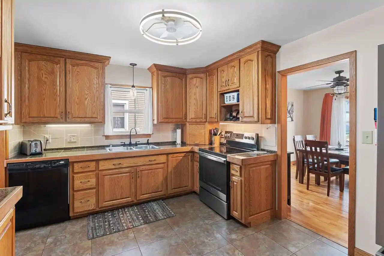 5th image of 1710 24Th Street Street, Two Rivers, WI 54241 | MLS# 1972451