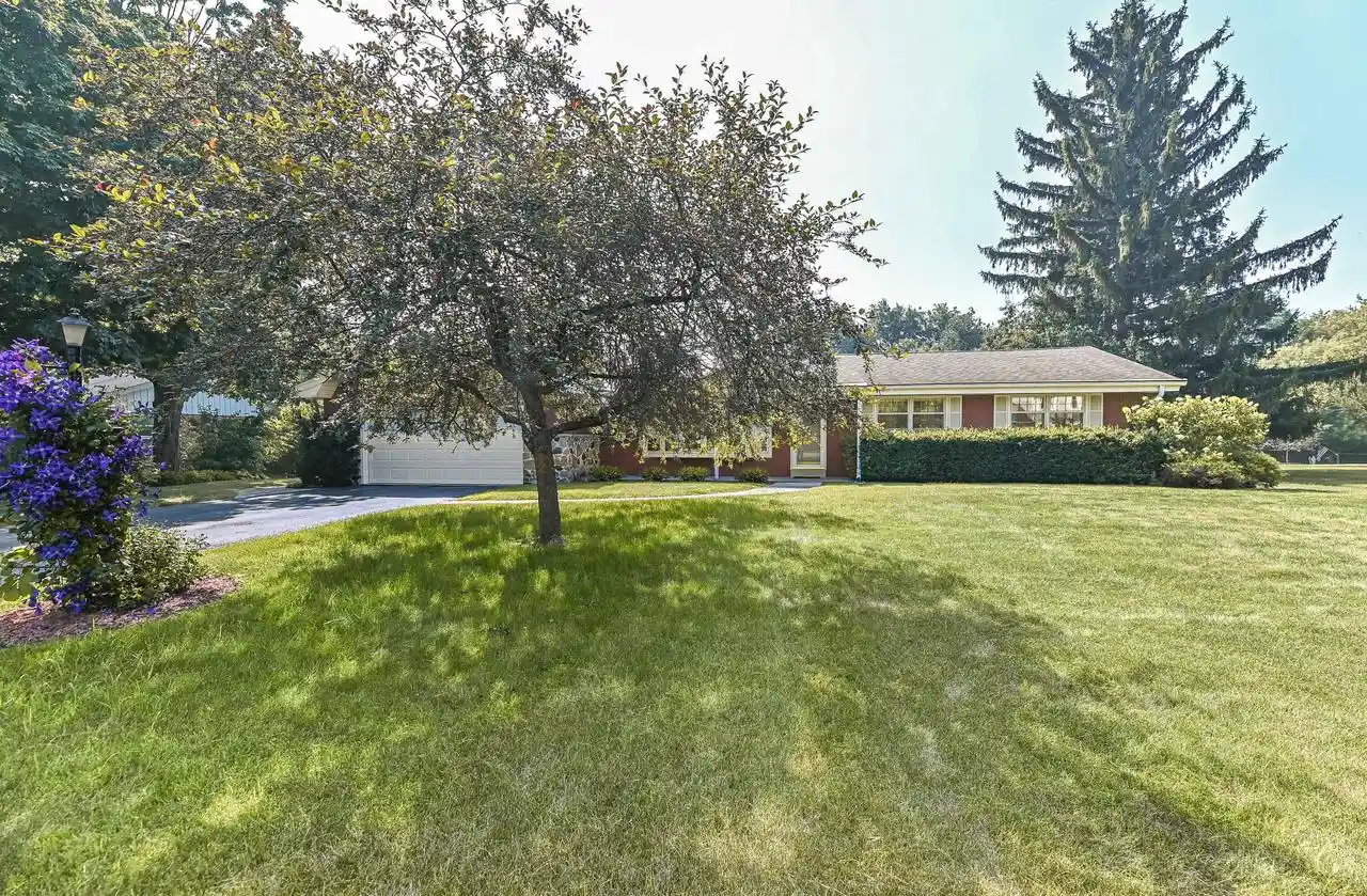 1st image of 18571 W Hillcrest Dr Dr, New Berlin, WI 53146 | MLS# 1972459