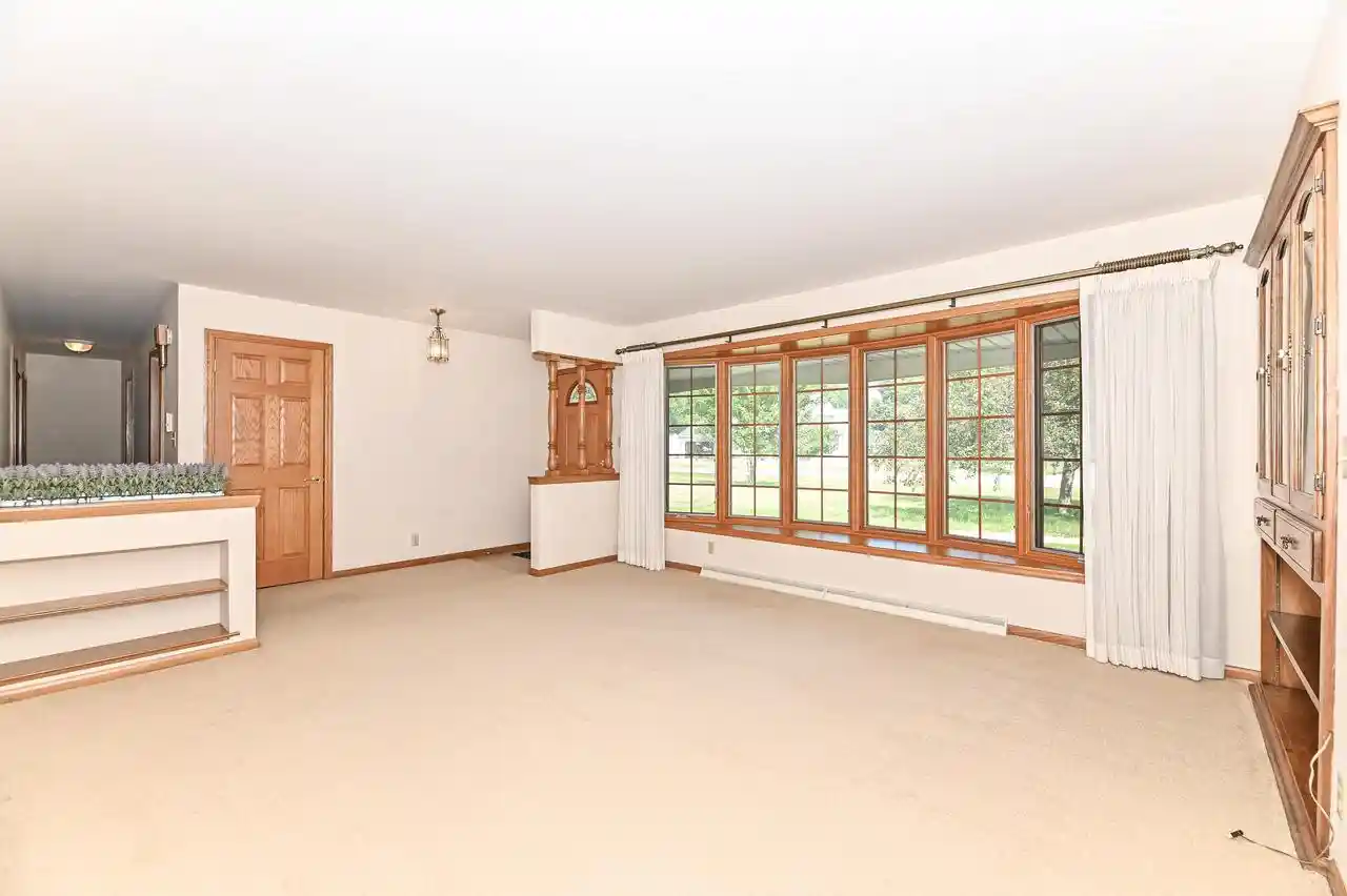3rd image of 18571 W Hillcrest Dr Dr, New Berlin, WI 53146 | MLS# 1972459