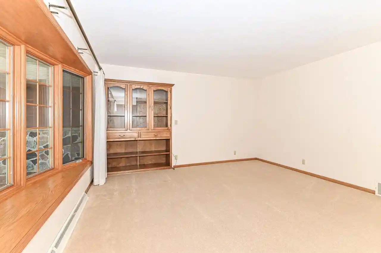 50th image of 18571 W Hillcrest Dr Dr, New Berlin, WI 53146 | MLS# 1972459