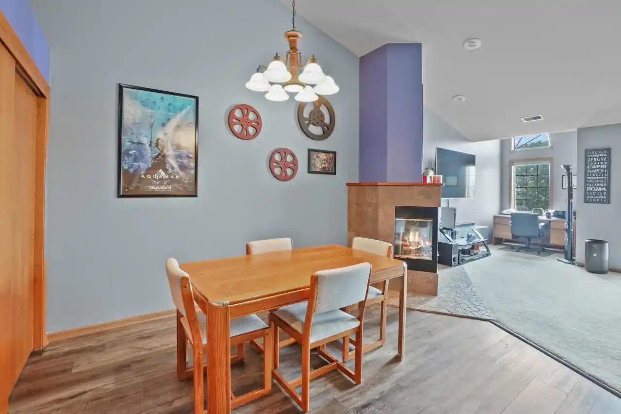 3rd image of 1055 Quinlan Dr Dr, Pewaukee, WI 53072