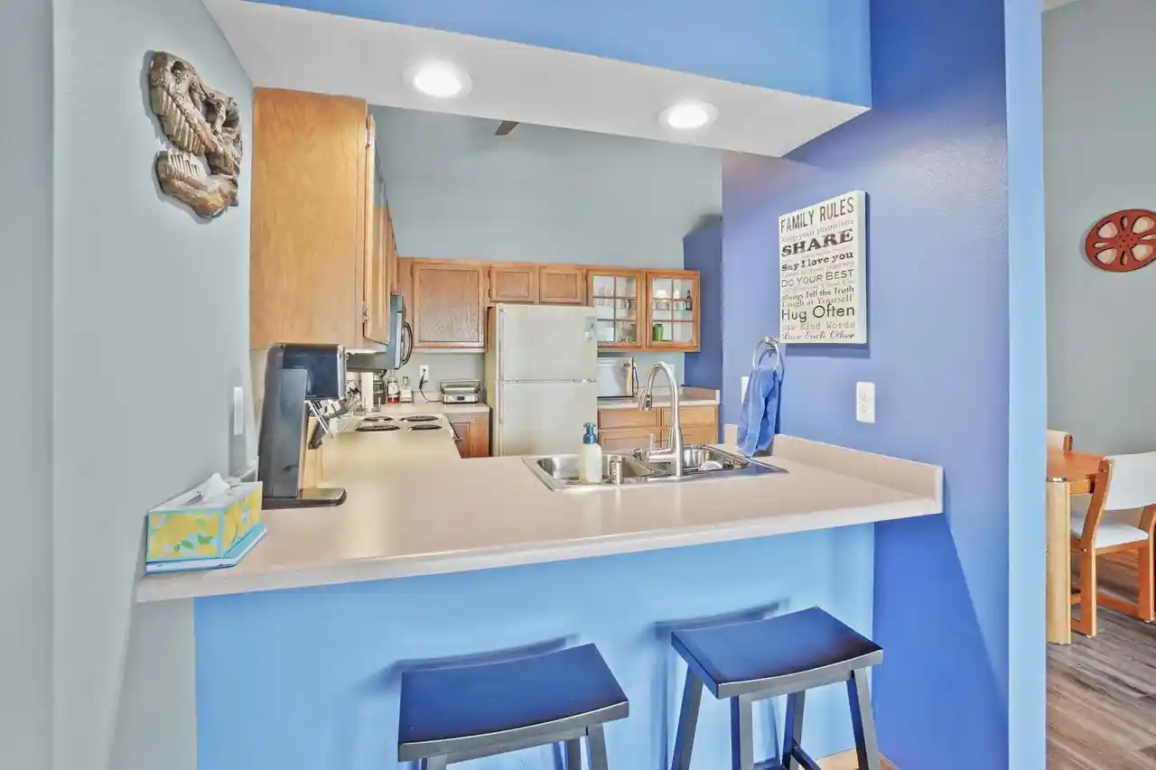 5th image of 1055 Quinlan Dr Dr, Pewaukee, WI 53072