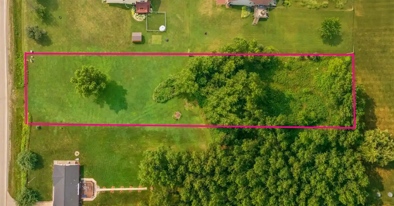 Homes for sale in Little Suamico, WI | 865 County Road J, Little Suamico, WI 54141 | MLS# 50329412