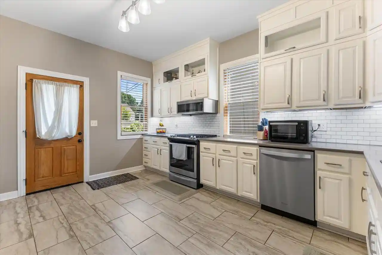 38th image of 2222 S Allis Street Street, Milwaukee, WI 53207 | MLS# 1972469