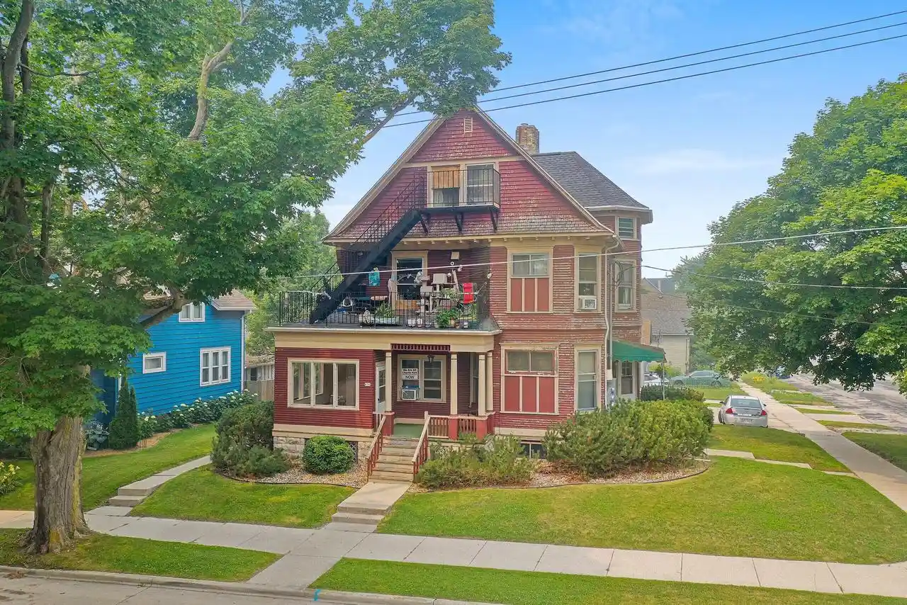 2nd image of 436 N 6th Street Street, Manitowoc, WI 54220 | MLS# 1972473