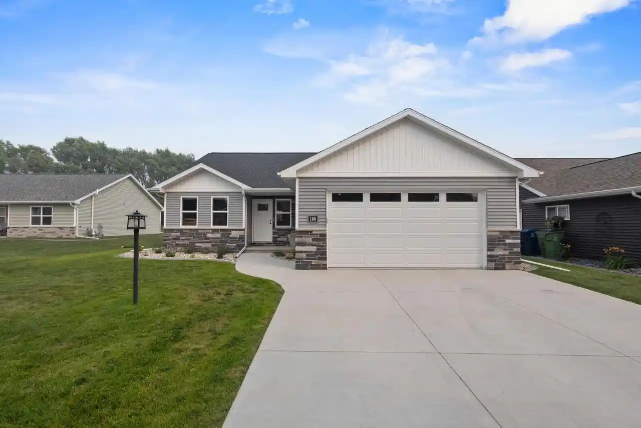 Homes for sale in Wrightstown, WI | 160 Golf Course Dr Dr, Wrightstown, WI 54180 | MLS# 50329421