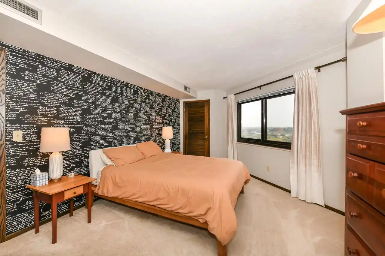 Homes for sale in Milwaukee, WI | 1633 N Prospect Avenue Avenue #17C, Milwaukee, WI 53202 | MLS# 1972480