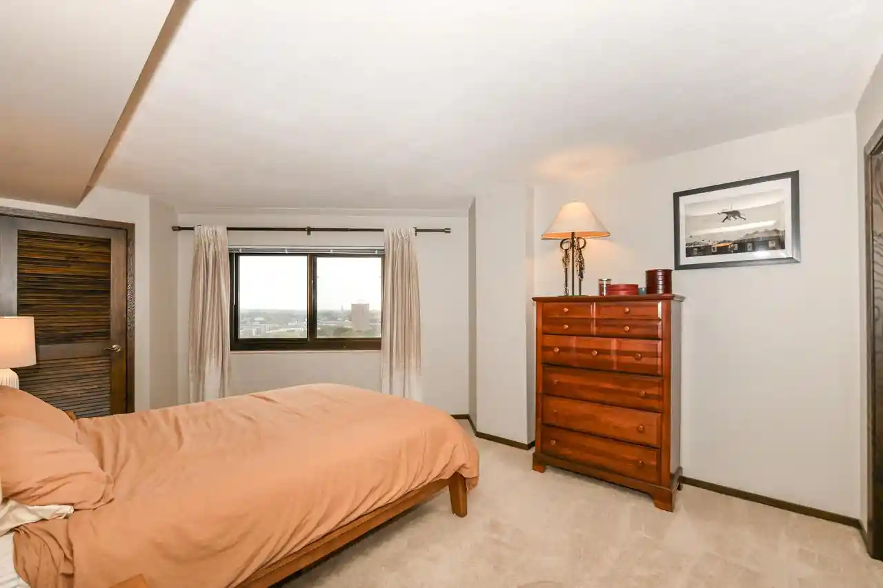 Homes for sale in Milwaukee, WI | 1633 N Prospect Avenue Avenue #17C, Milwaukee, WI 53202 | MLS# 1972480