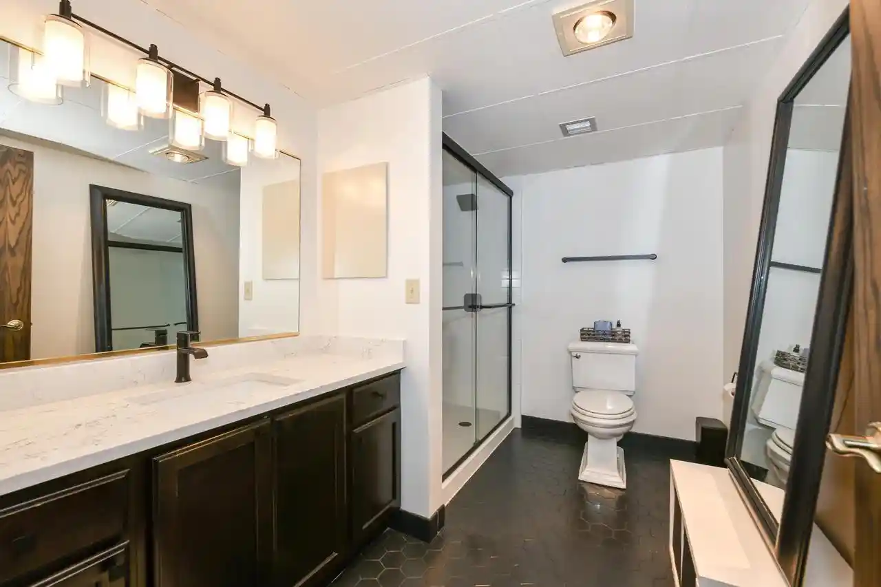 Homes for sale in Milwaukee, WI | 1633 N Prospect Avenue Avenue #17C, Milwaukee, WI 53202 | MLS# 1972480