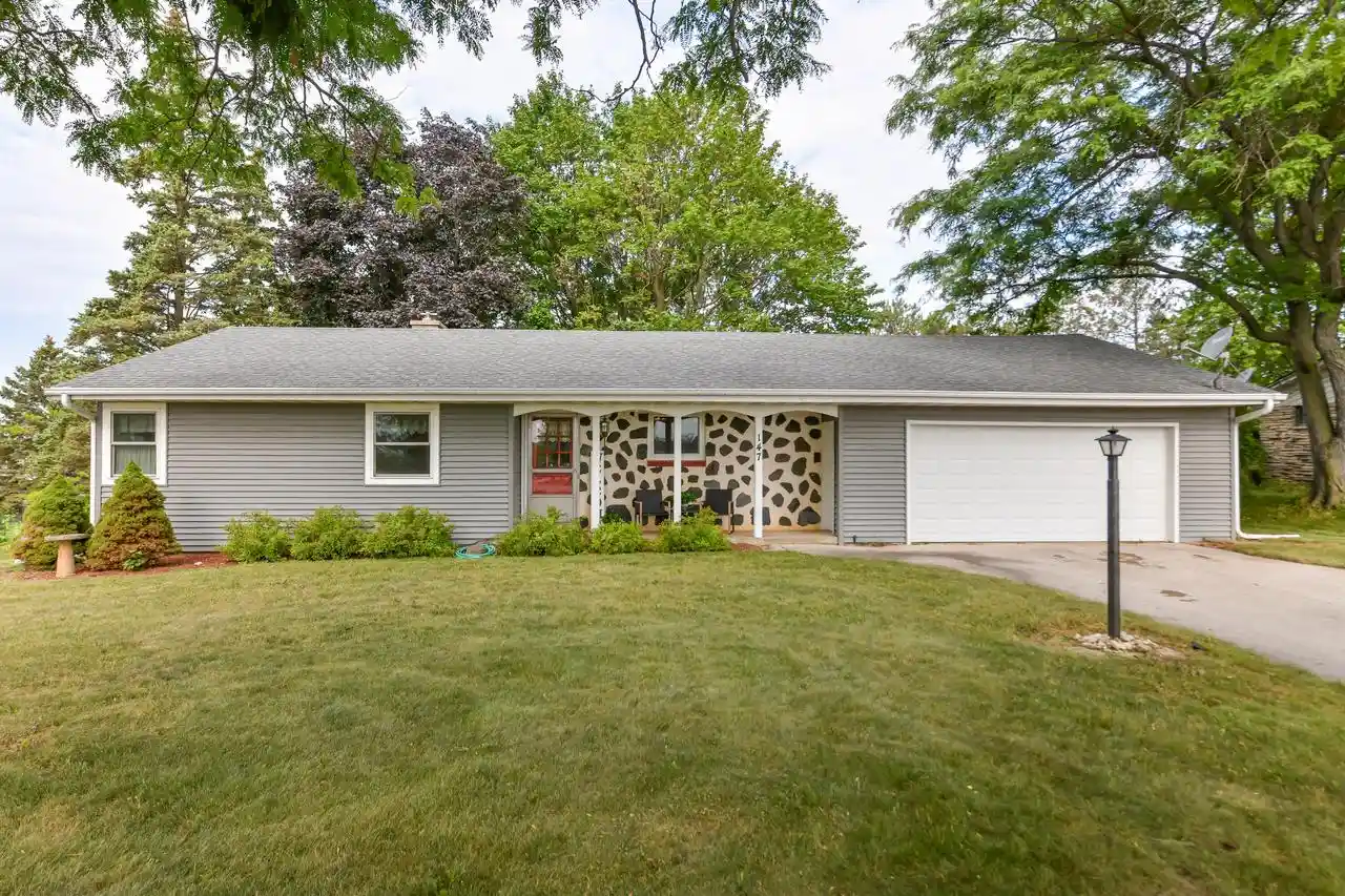 1st image of 147 Hilldale Dr Dr, Hartford, WI 53027 | MLS# 1972487