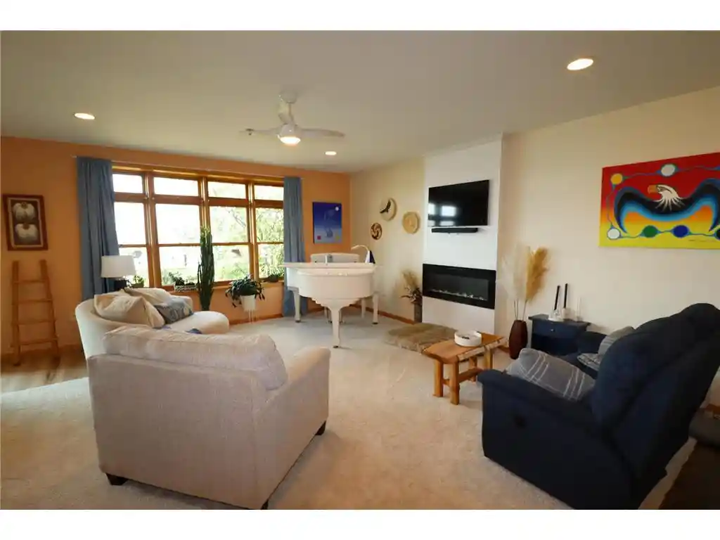 Photo 3 of Single family home for sale at 2729 Lake Shore Dr Dr #4, Ashland, WI 54806 | MLS# 7112514 | Listing updated on 2026-08-31