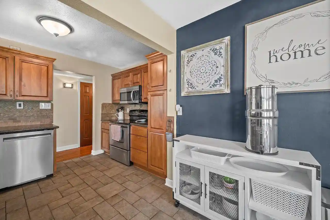 2nd image of 4300 Raymir Pl Pl, Milwaukee, WI 53222 | MLS# 1972502