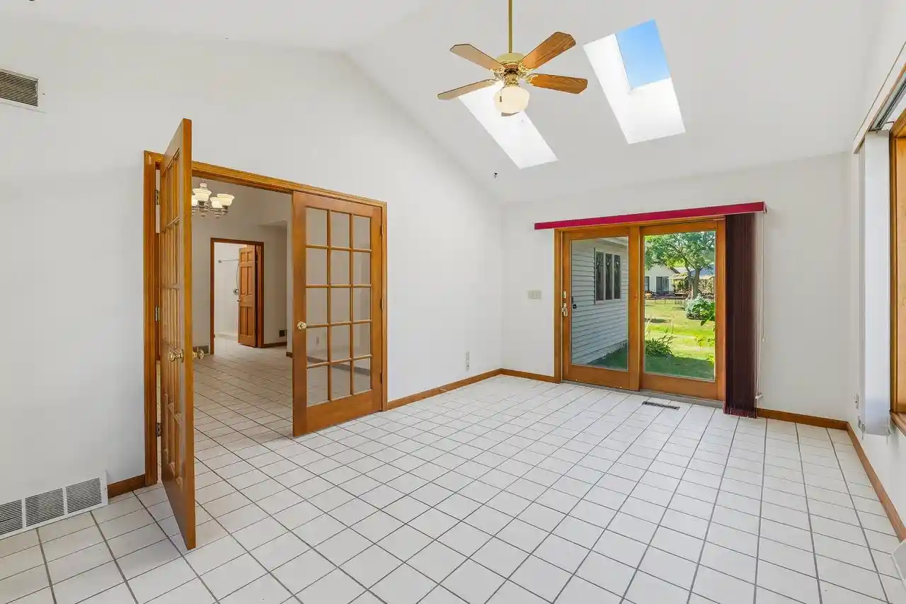 2nd image of 178 E Pioneer Road Road, Fond Du Lac, WI 54935 | MLS# 50329438