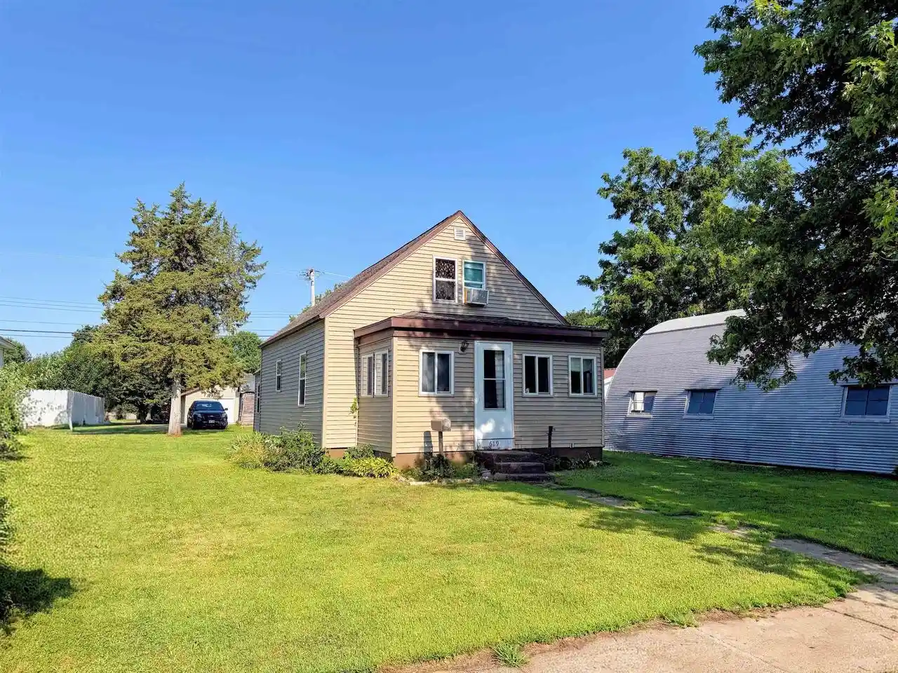 1st image of 619 N Michigan Street Street, Prairie Du Chien, WI 53821 | MLS# 2028477