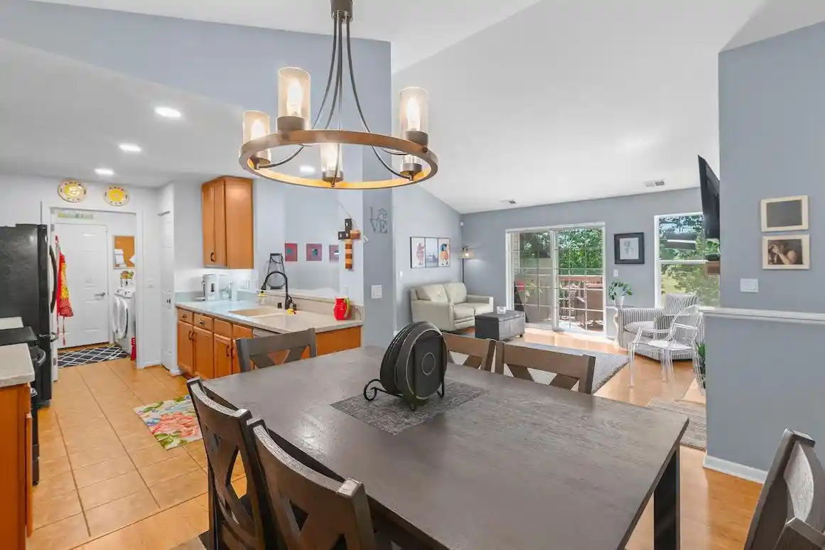 2nd image of N16w26443 Meadowgrass Circle Circle #F, Pewaukee, WI 53072 | MLS# 1972537