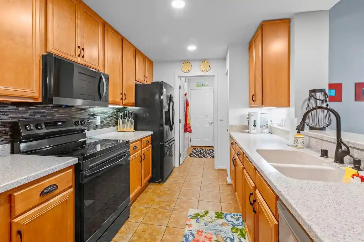 2nd image of N16w26443 Meadowgrass Cir Cir, Pewaukee, WI 53072