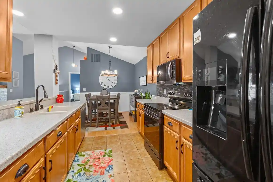 31st image of N16w26443 Meadowgrass Circle Circle #F, Pewaukee, WI 53072 | MLS# 1972537