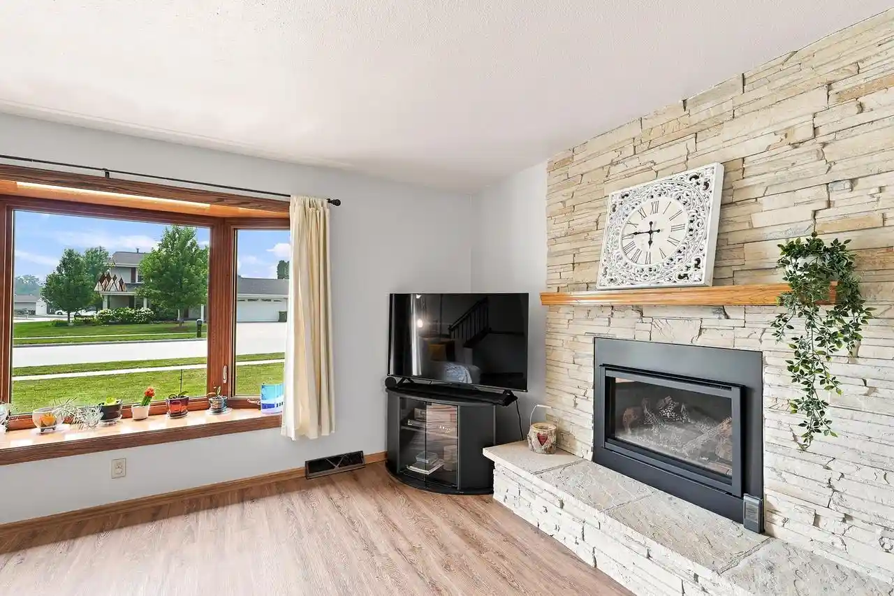 51st image of N170w20010 Hunters Road Road, Jackson, WI 53037 | MLS# 1972539