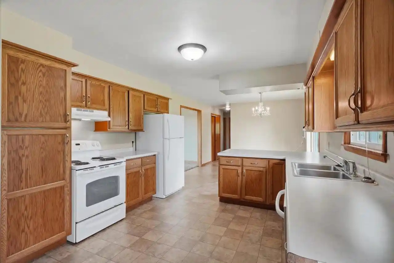 2nd image of 1412 N Oak Avenue Avenue, Marshfield, WI 54449 | MLS# 22603400