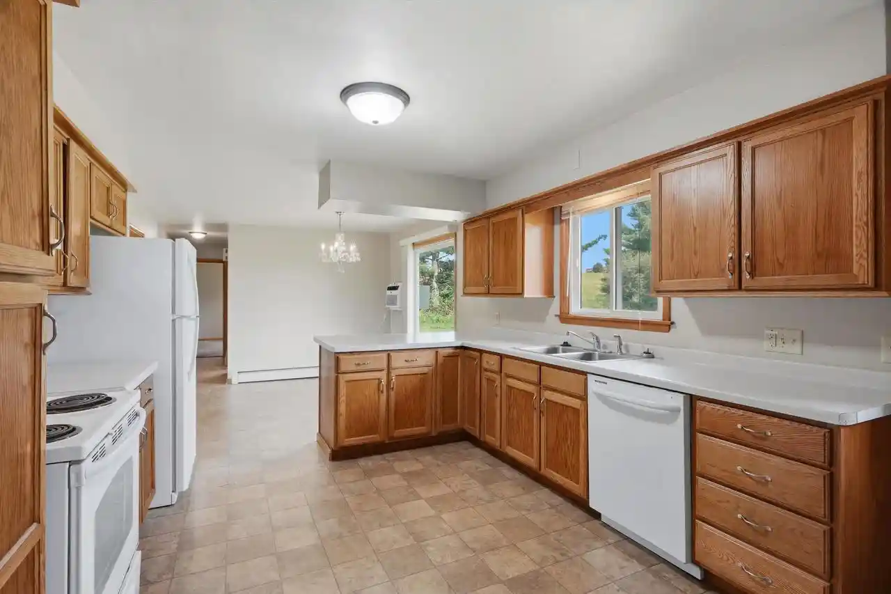 3rd image of 1412 N Oak Avenue Avenue, Marshfield, WI 54449 | MLS# 22603400
