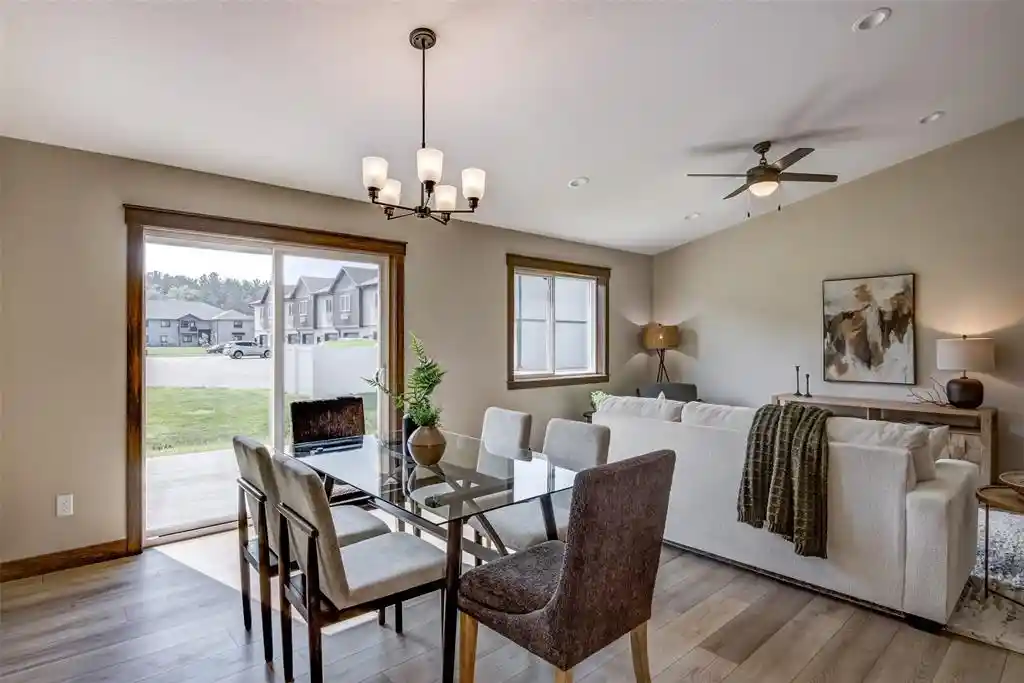4th image of 700 Sequoia Dr Dr, Altoona, WI 54720 | MLS# 1603437