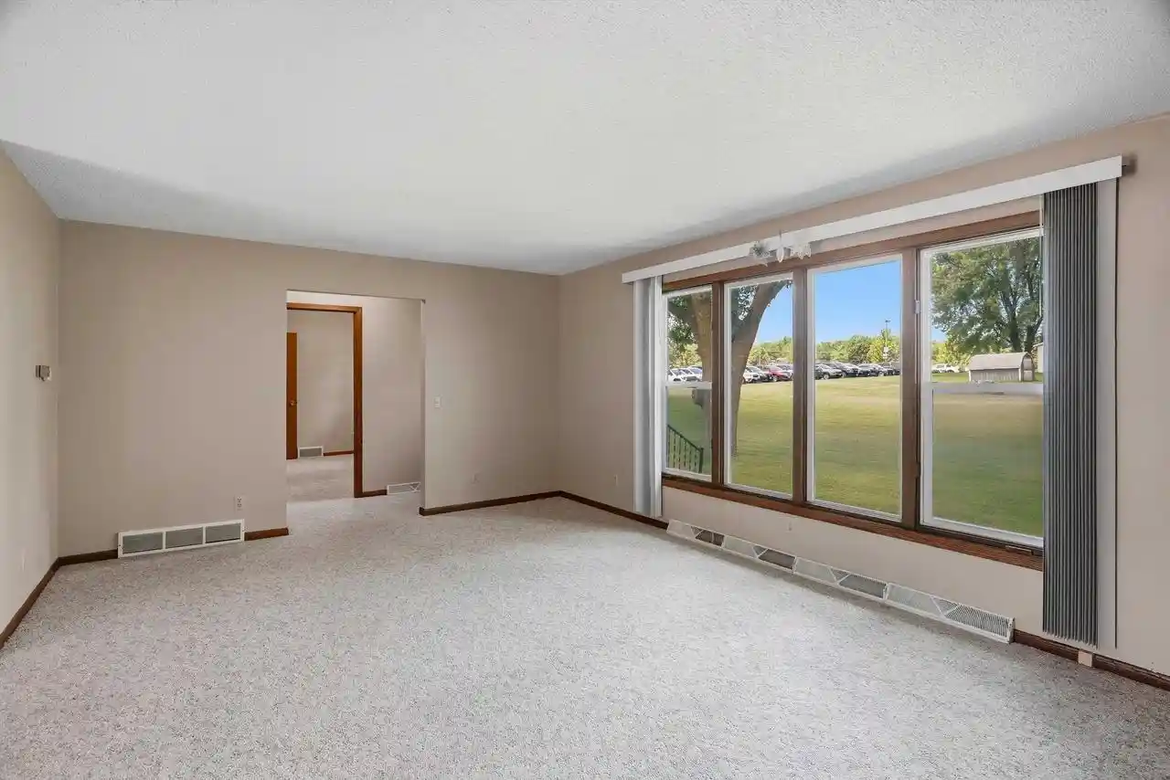 3rd image of 1010 N Walnut Avenue Avenue, Marshfield, WI 54449 | MLS# 22603401