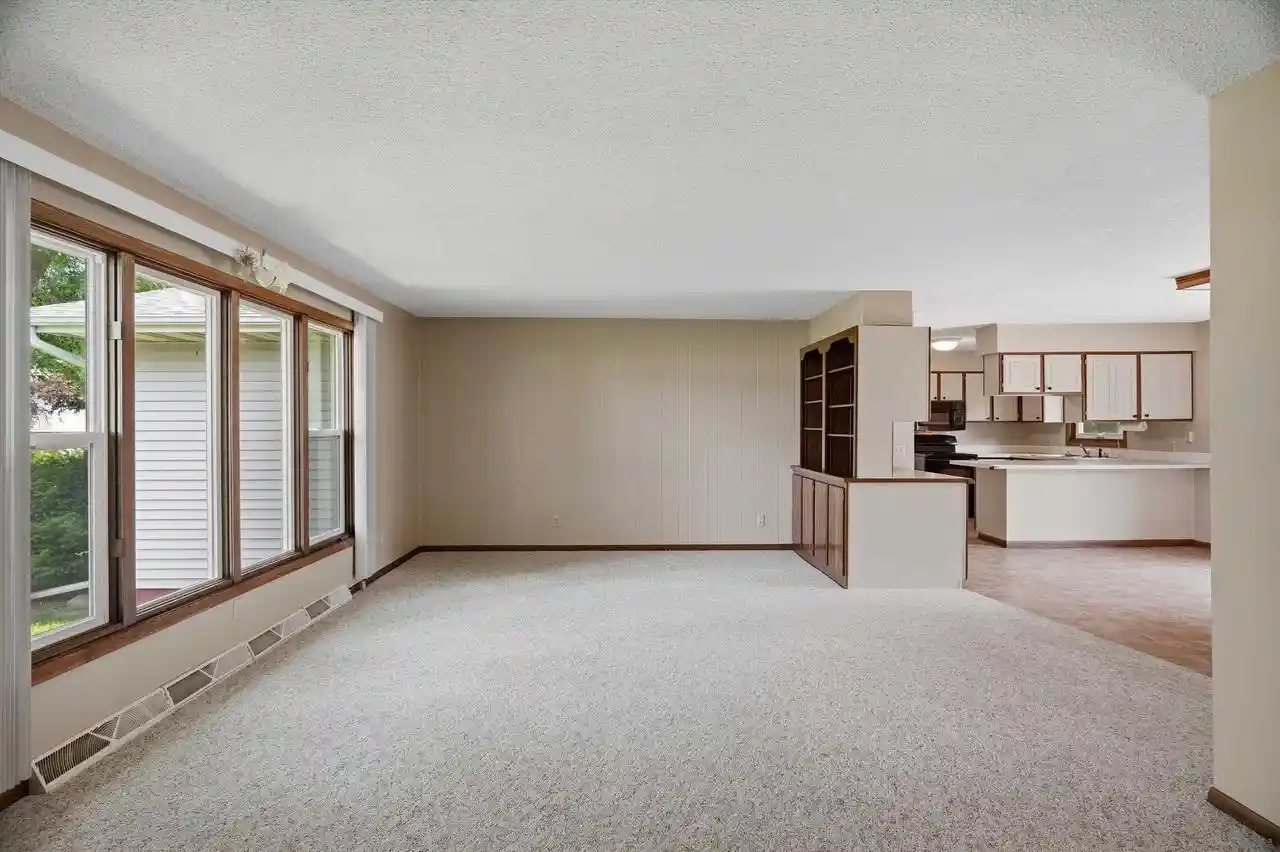 5th image of 1010 N Walnut Avenue Avenue, Marshfield, WI 54449 | MLS# 22603401