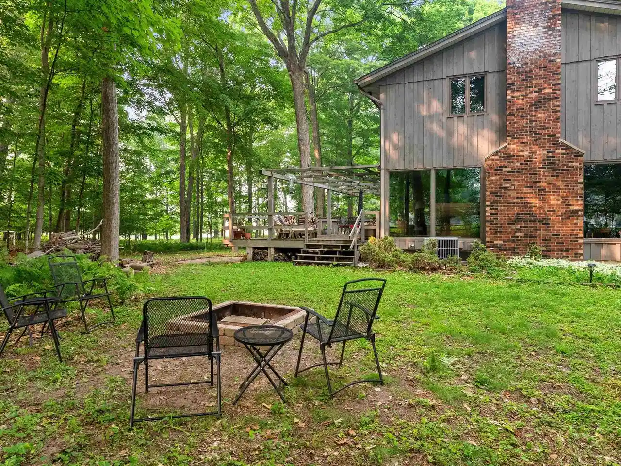 3rd image of 1730 Sunnyside Court Court, Sheboygan, WI 53081 | MLS# 2028508