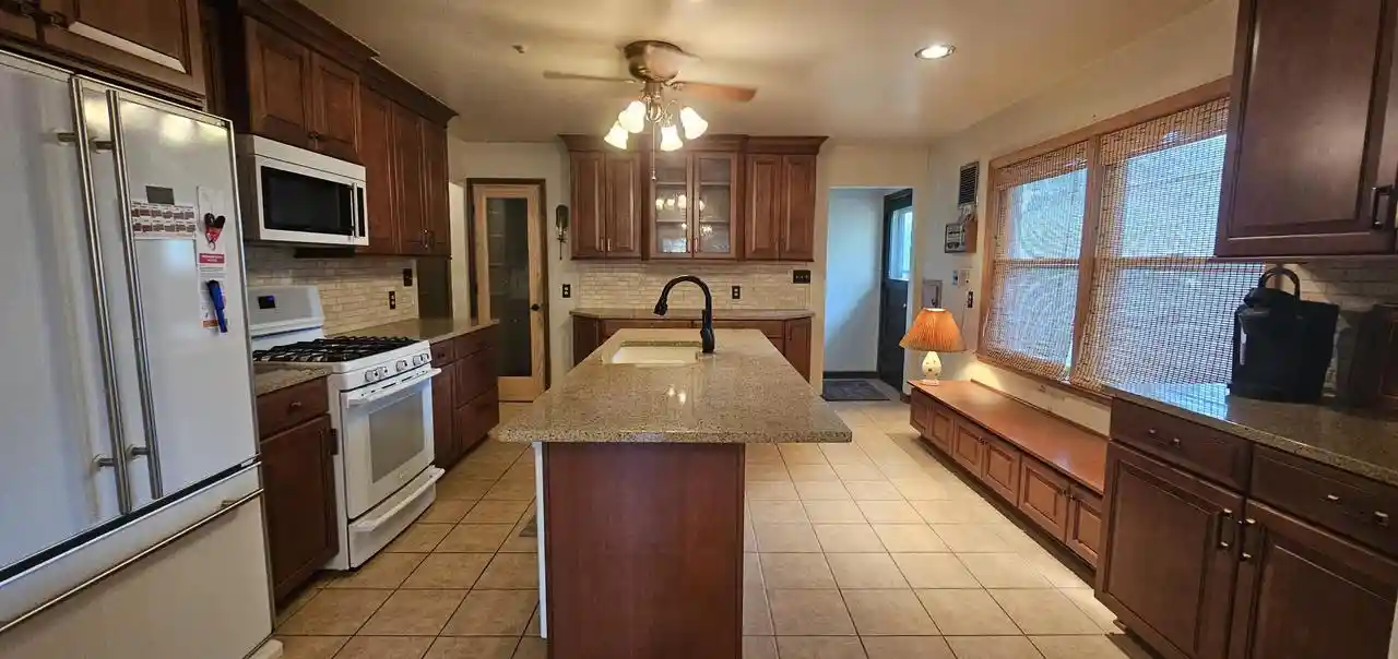 4th image of 7305 3Rd Avenue Avenue, Kenosha, WI 53143 | MLS# 1972567