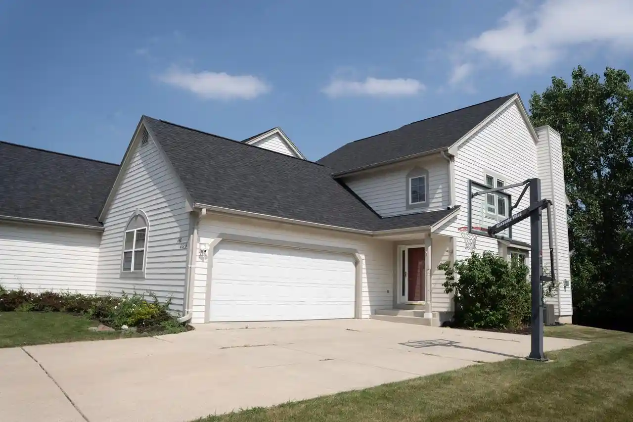 1st image of N48w16103 Lone Oak Lane Lane, Menomonee Falls, WI 53051 | MLS# 1972575