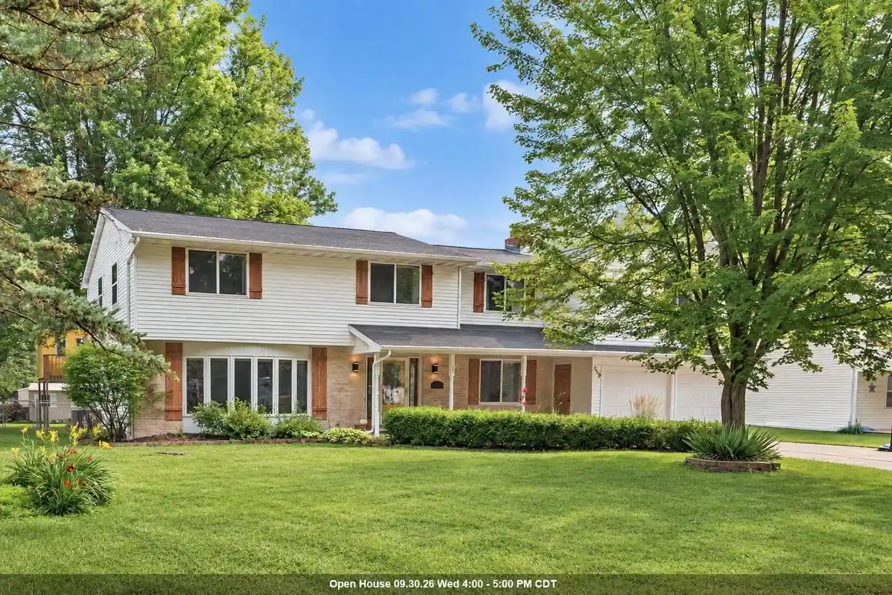 Single family home for sale at 559 Hilltop Dr Dr, Green Bay, WI 54301 | MLS# 50329390