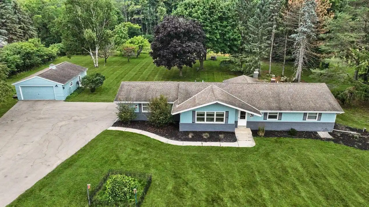 3rd image of 1661 Friess Lake Road Road, Hubertus, WI 53033 | MLS# 1972587